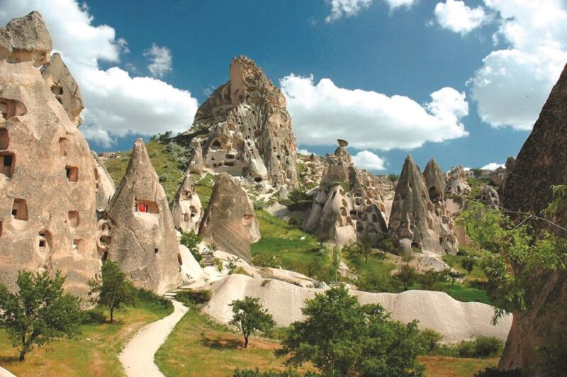 Cappadocia: Red Tour with Entrance Fee and Lunch - Exploring the Göreme Open Air Museum