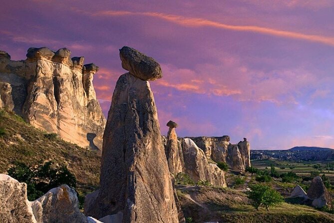 Cappadocia Red Tour with Guide in Spanish - Goreme Open-Air Museum: Byzantine Cave Churches and Frescoes