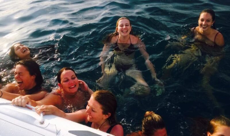 Capri: 2-Hour Boat Tour with Happy Hour - Swimming, Snorkeling, and Relaxing in the Water