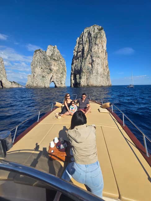 Capri: a full day on the boat - Multilingual Service: Italian, English, and Portuguese