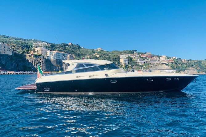 Capri & Amalfi Coast Luxury Tour on MAGNUM 53 Sport - The Vintage Charm of the Magnum Marine 53 Yacht
