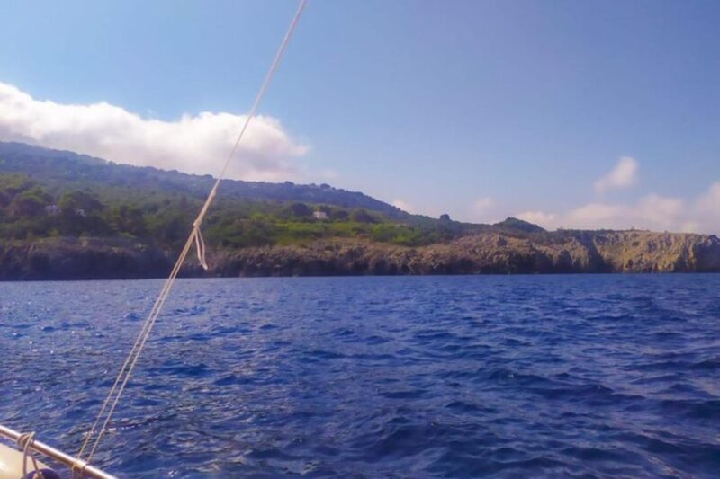 Capri and Positano with Private Boat - Full Day from Capri - The Role of the Guides and Multilingual Support