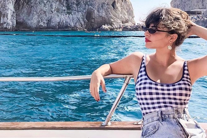 Capri boat excursion - The Skipper and Guide: Knowledgeable and Friendly