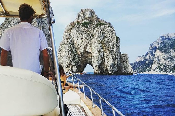 Capri Boat Experience - The Luxurious Setting of the Capri Boat