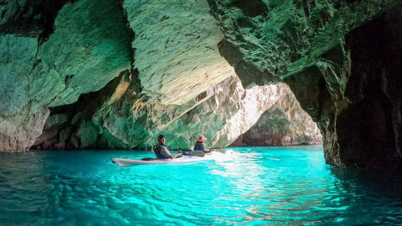 Capri: Caves and Beaches Kayaking Tour with GoPro Photos - The Guides: Knowledge, Enthusiasm, and Friendliness