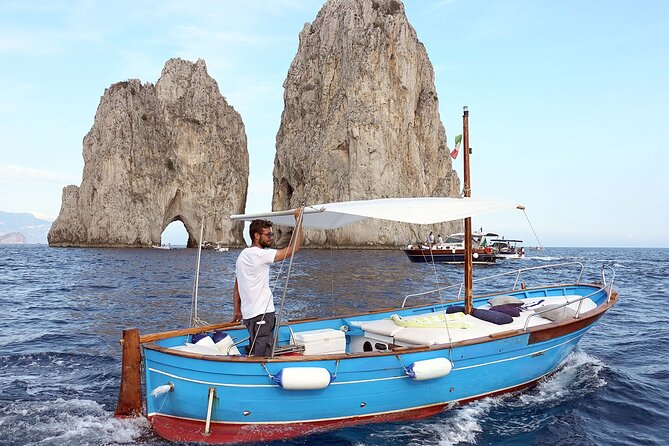 Capri enjoy the Dolce Vita by boat for 4 unforgettable hours! - Swimming and Relaxation at Marina Piccola