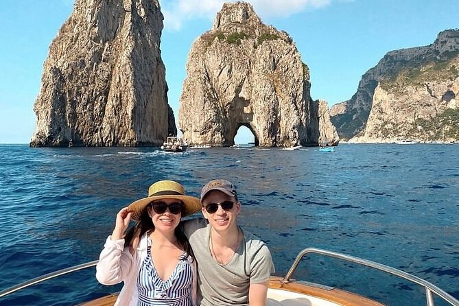 Capri enjoy the Dolce Vita by boat for 4 unforgettable hours! - Expert Skipper and Guide: The Human Touch