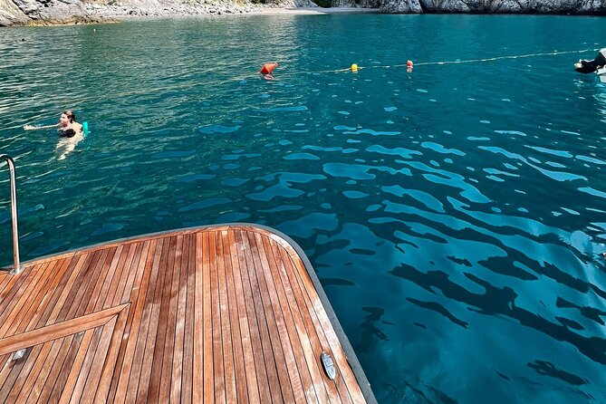 Capri Full Day SemiPrivate Boat Tour and City Visit from Positano - Exploring Capri’s Natural Coves and Iconic Villas