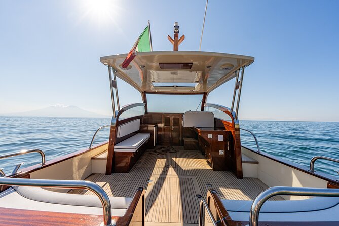 Capri Island in Private Luxury 40 feet Speedboat from Sorrento, Positano, Amalfi, Ravello - Key Points