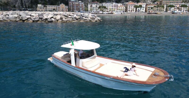 Capri Island private boat tours along the Coast - Onboard Amenities and Refreshments
