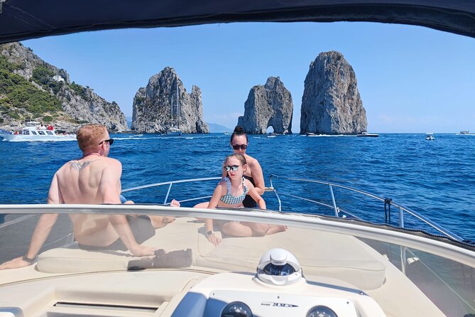Capri Private all inclusive Boat Tour with City Exploration - Starting Point and Logistics