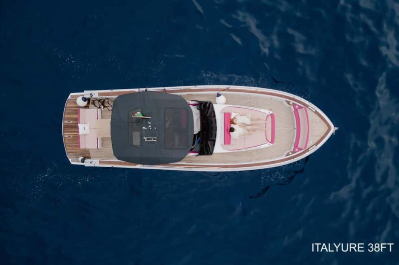 Capri Private Boat Tour from Positano/Praiano - Visiting Capri Town and Its Enchanting Spots