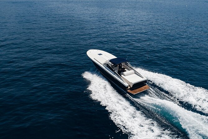 Capri Private Yacht Transfert from Sorrento, Naples & Positano - Discover the Luxurious Comfort of a Capri Private Yacht Transfer