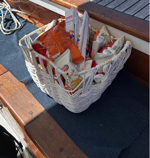 Capri: Scenic Boat Tour with Swimming, Limoncello & Snack - Group Size and Atmosphere