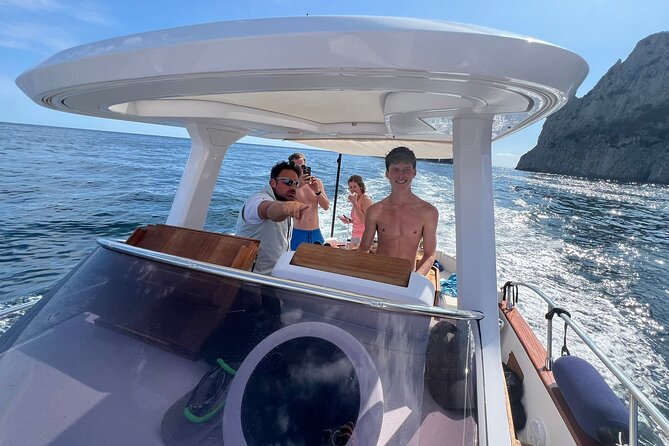 Capri Secret Corners by Private Boat with Local Skipper - Iconic Photo Opportunities: The Faraglioni and Villa Malaparte
