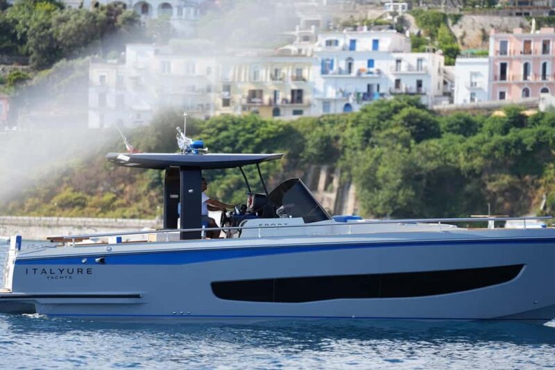 Capri Tour Boat - Premium yacht - Discover the Luxury of the Capri Tour Boat - Premium yacht