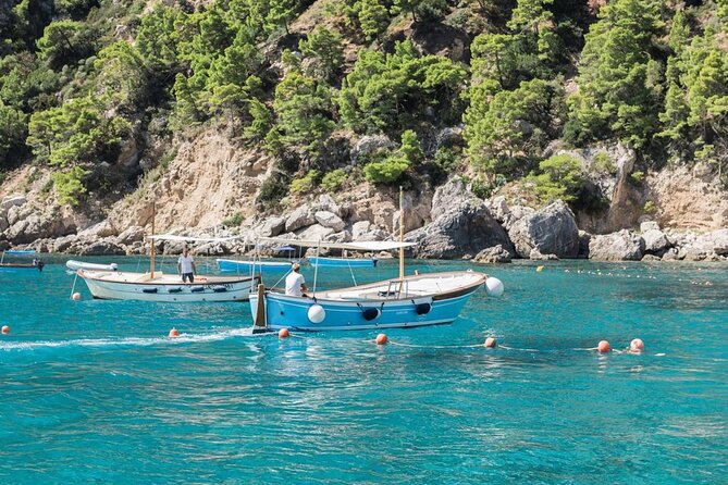 Capri tour with "Gozzo" (3 hours) - Discover the Beauty of Capri on a 3-Hour Gozzo Boat Tour
