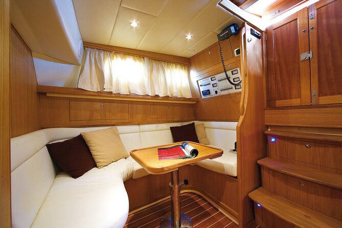 Capri tour with "Gozzo" (3 hours) - The Unique Self-Drive Boat Concept