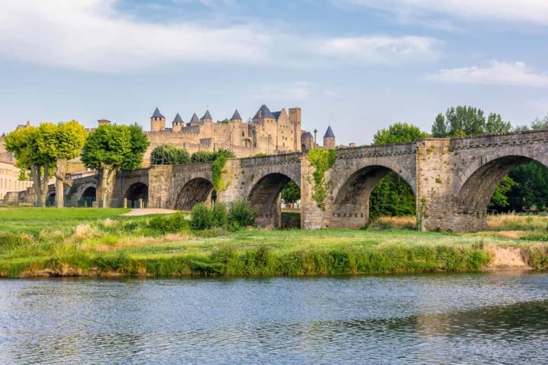 Carcassonne: 2-Hour Best Intro Walking Tour with a Local - The Small Group Advantage