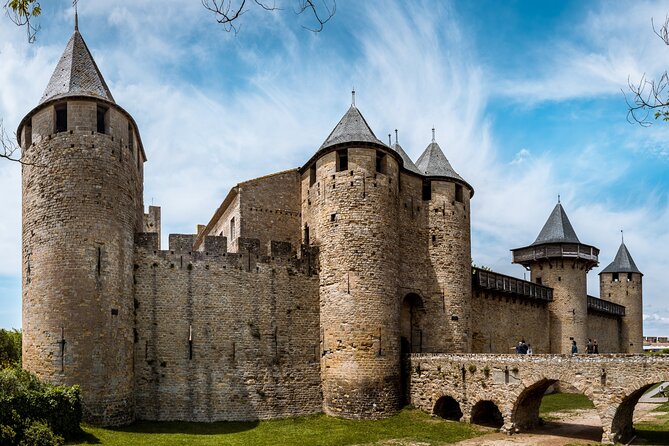 Carcassonne Scavenger Hunt and Highlights Self-Guided Tour - The Walking Distance and Pacing