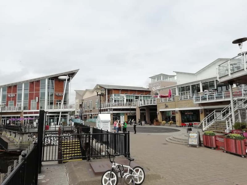 Cardiff Bay: Highlights Private Guided Tour - Key Points