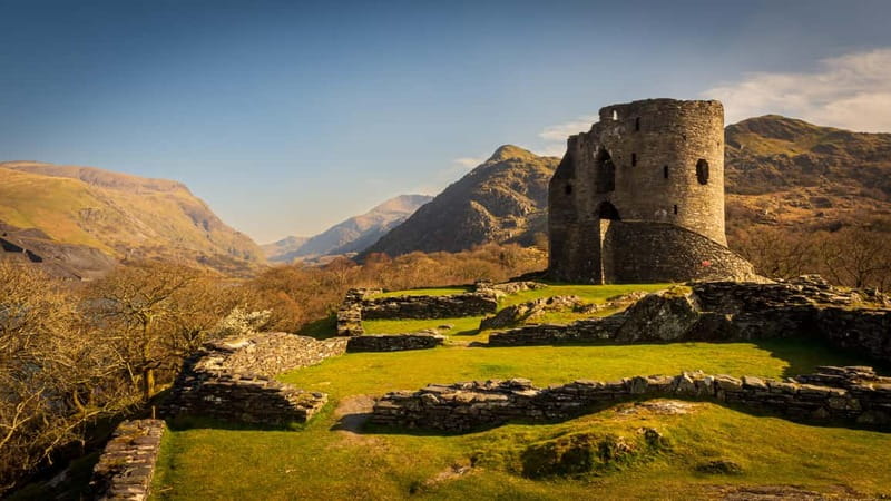 Cardiff, Brecon Beacons & Snowdonia Online Travel Guide - Adventuring in the Brecon Beacons National Park