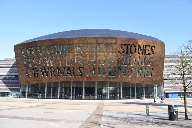 Cardiff: Doctor Who Walking Tour - The Guide: Knowledgeable and Passionate