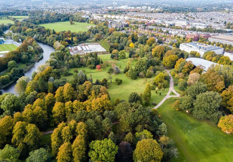 Cardiff: Family-Friendly Walking Tour - Key Points