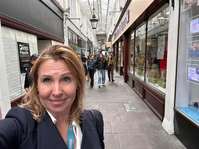 Cardiff: Guided Day Tour - Enjoying Welsh Cuisine During the Break