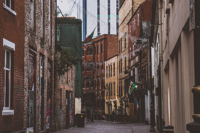 Cardiff Like a Local: Customized Private Tour - Key Points