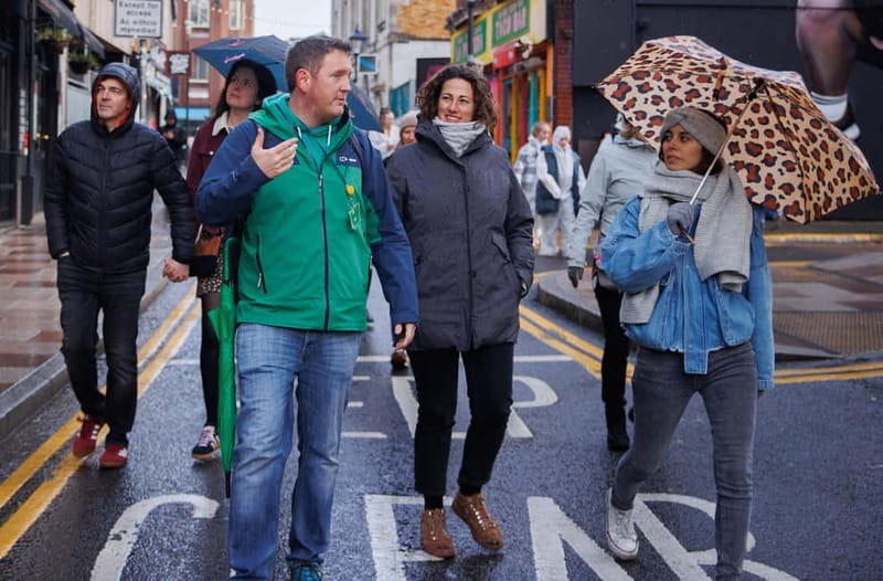 Cardiff: Private Guided Highlights Tour - Visiting St John The Baptist City Parish Church