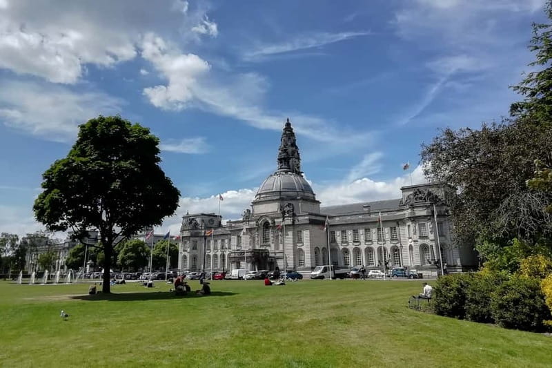 Cardiff: Private Guided Highlights Tour - Strolling Through Castle Arcade