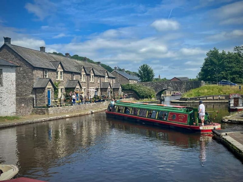 Cardiff: Waterfalls, Mountains & Castles Day Tour - Roaming Caerphilly Castle, Wales’ Largest Fortress