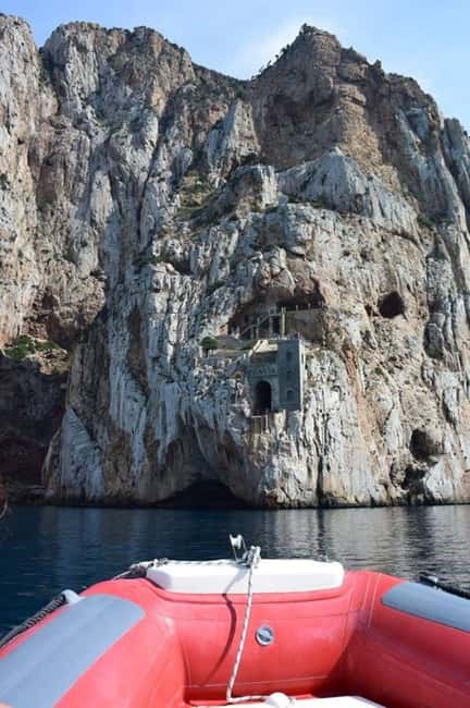 Carloforte: Boat ride around San Pietro Island - Key Points