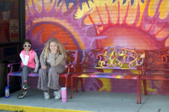 Carolina Beach Mural Photo Tour - Supporting the Local Art Scene and Community