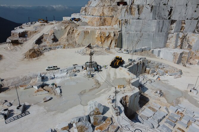 Carrara: Exclusive Marble Cave Tour Adventure in a 4x4 - Unique Experience Inside the Marble Quarry