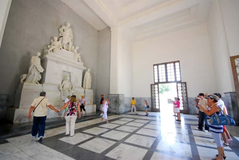 Cartagena: Barranquilla and Santa Marta All-Inclusive Tour - Transitioning to Barranquillas Landmarks