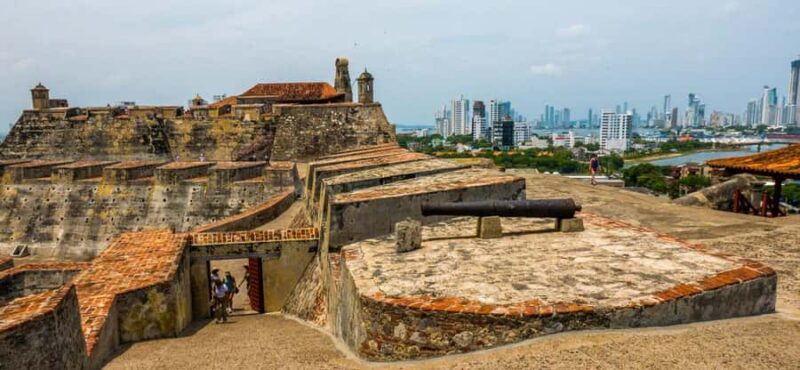 Cartagena: BILINGUAL CITYTOUR + SAN FELIPE CASTLE & Old city - Limitations and Considerations