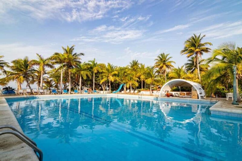 Cartagena: Private Island in Rosario Islands, Open Bar - Relaxing on the Private Islands Social Spaces