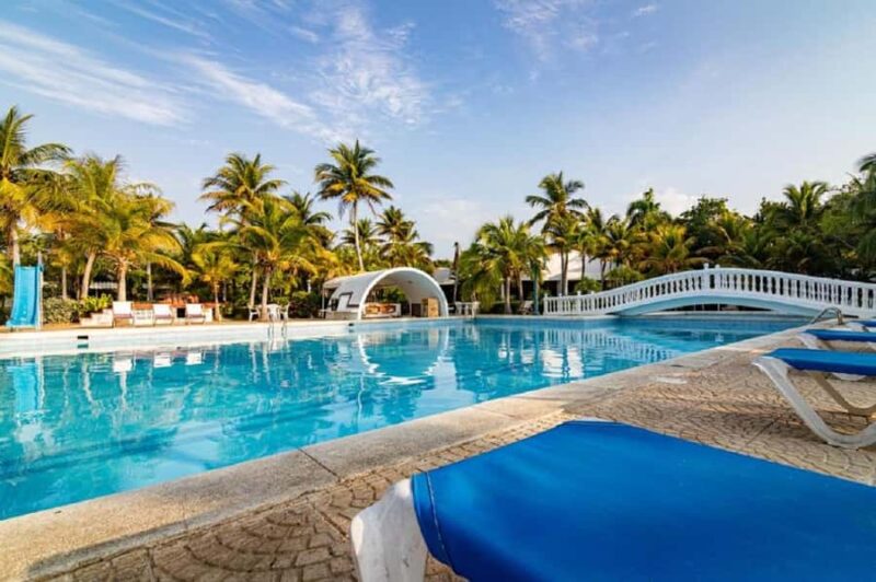 Cartagena: Private Island in Rosario Islands, Open Bar - Optional Visit to the Rosario Islands Oceanarium