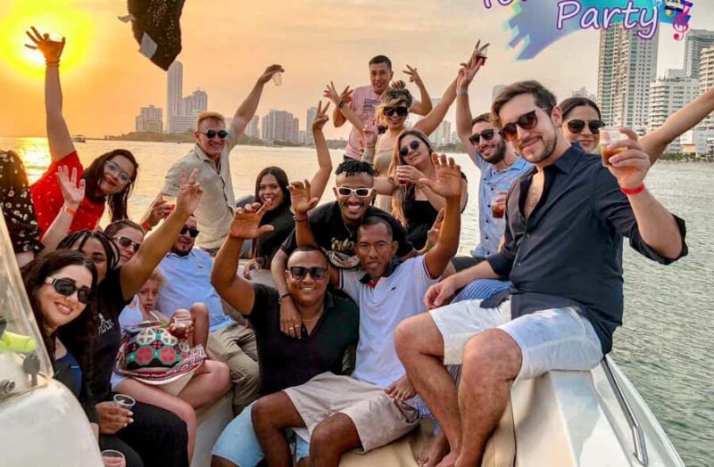 Cartagena: Private Sunset and Night Boat Tour - Key Points