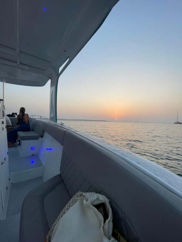 Cartagena: Private Sunset and Night Boat Tour - Comfort and Amenities Onboard