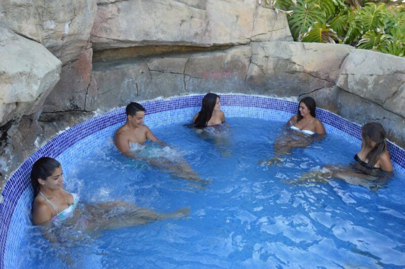 Cartaya: Aquopolis Water Park Entry Ticket - Food, Drink, and Facilities