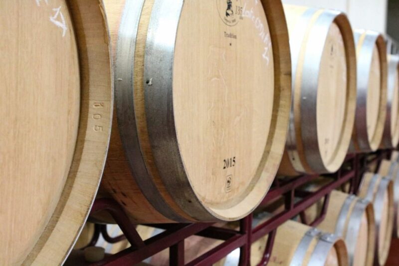 Carvoeiro/Portimão/Alvor: Wine Tour w/ Tasting, Tapas, Music - The Atmosphere with Live Portuguese Music