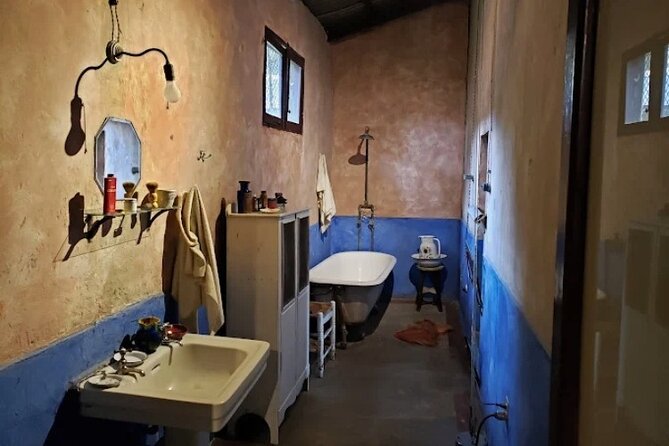 Casa de Leon Trotsky Museum in Mexico - Logistics: Meeting Point and Group Size