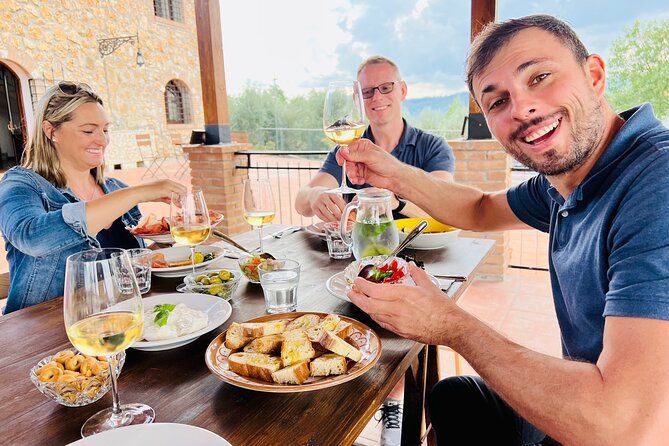 Casale delle Querce Cooking Class and Wine Experience - Key Points