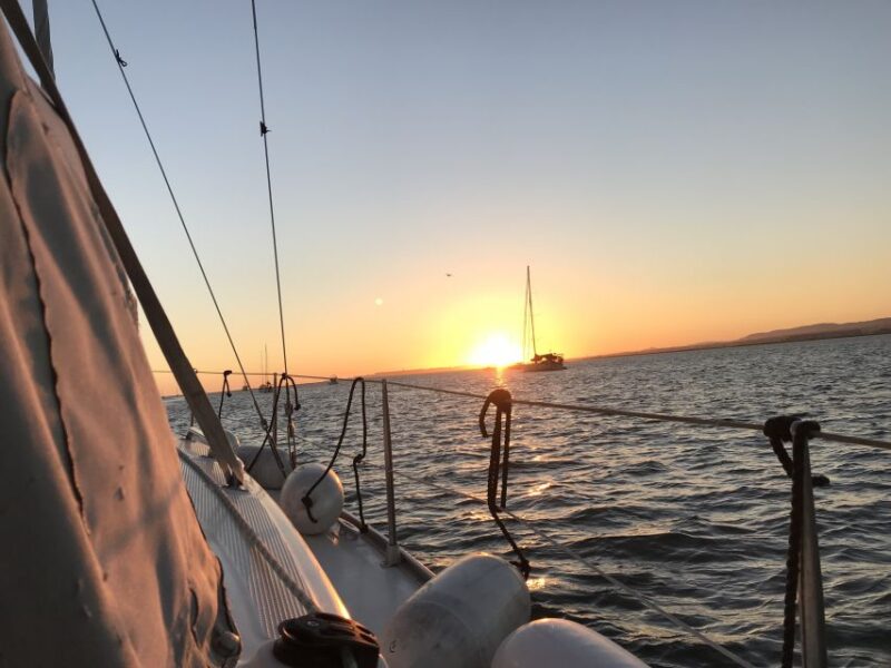 Cascais: 2-Hour Private Luxury Sunset Cruise with a Drink - The Crew and the Quality of Service