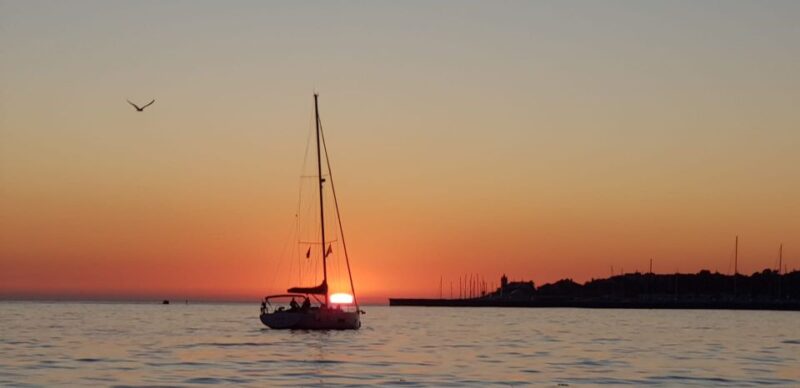 Cascais: 2-Hour Private Luxury Sunset Cruise with a Drink - Considerations and Practical Tips