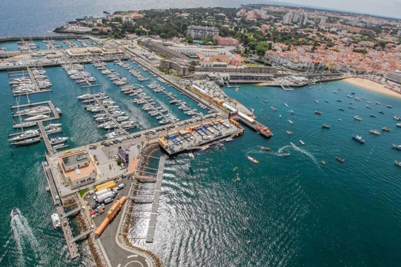 Cascais and Sintra: Tuk Tuk Tour from the Coast to the Royal Castles - Key Points