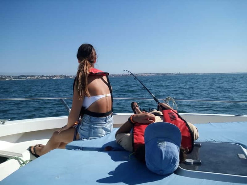 Cascais: Family Fishing - Cascais Bay: A Picturesque Fishing Hub